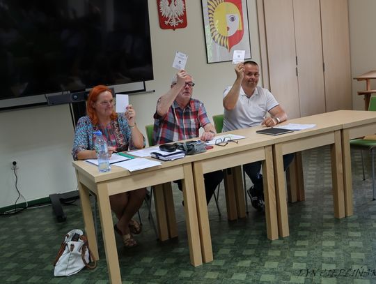 Na zdjęciu moment głosowania nad absolutorium dla Zarządu Klubu Sportowego KS Wierchy Rabka-Zdrój