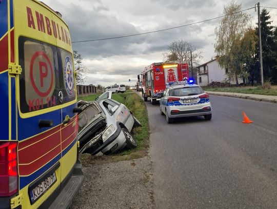 Zasnął za kierownicą w Jawiszowicach i wjechał do rowu