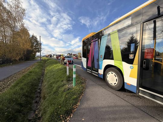 Zakopianka, Krzyszkowice, wypadek na Zakopiance, wypadek w miejscowości Krzyszkowice, zderzenie autobusu z samochodem osobowym, utrudnienia