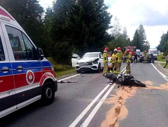 Zderzenie dwóch motocyklistów z autem. Droga w Harklowej była zablokowana [ZDJĘCIA]