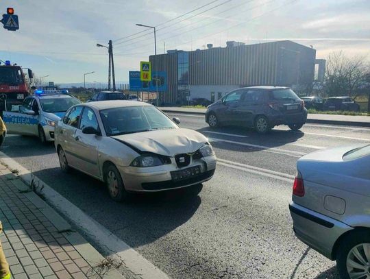 Zderzenie dwóch samochodów na DK94 w miejscowości Wielka Wieś