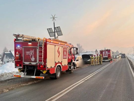 Zakopianka, Szaflary, zderzenie samochodów na Zakopiance w Szaflarach, Podhale, wypadek drogowy, kolizja drogowa