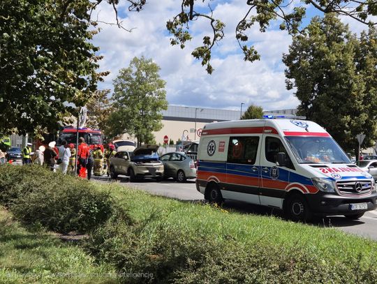 wypadek Kraków, zderzenie samochodów Kraków, aleja Focha wypadek, wypadek obok stadionu Cracovii, kolizja Kraków