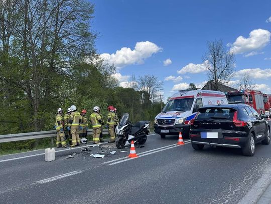 Zderzenie motocykla z osobówką na Chyżniance w Spytkowicach [ZDJĘCIA]