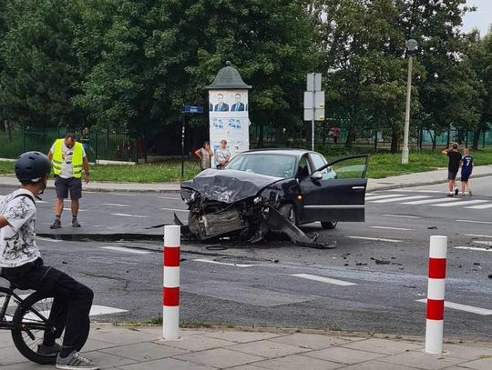 Wypadek w Krakowie, poszkodowane osoby, na sygnale