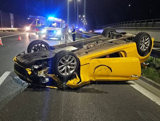 Myślenice, Zarabie, Zakopianka, droga krajowa, wypadek drogowy, dachowanie samochodu, zderzenie pojazdów w Myślenicach, powiat myślenicki, na sygnale