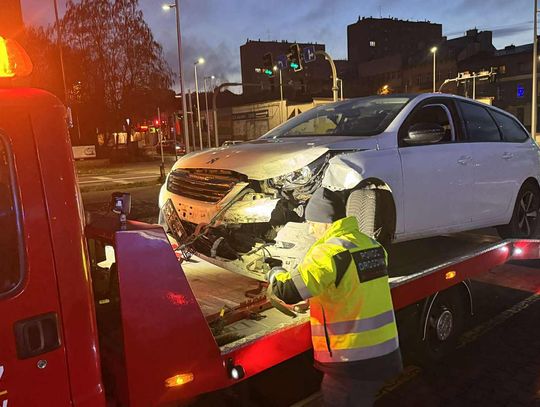 Tarnów, wypadek w centrum Tarnowa, wypadek w Tarnowie, wypadek drogowy, akcja ratunkowa, akcja służb