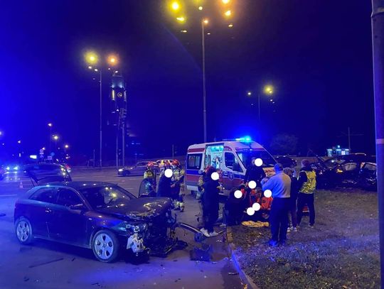 Miejsce wtorkowego zderzenia samochodów na skrzyżowaniu ulic Wlotowej i Wielickiej w krakowskim Prokocimiu