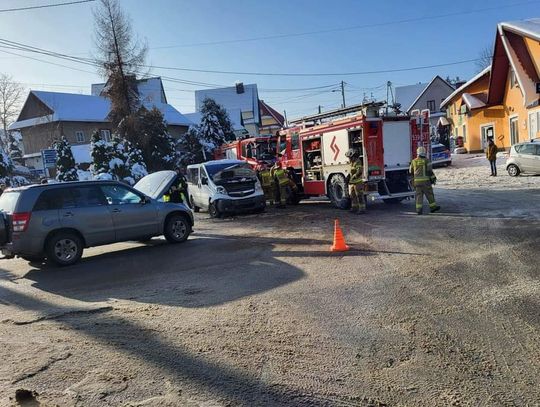 Zderzenie samochodów w Sidzinie. Jedna osoba poszkodowana