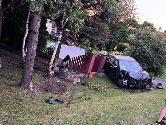 Zderzenie trzech pojazdów na trasie Kraków-Olkusz w Czajowicach [FOTO]