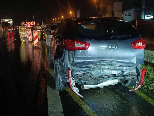 Zakopianka, Libertów, Góra Libertowska, zderzenie trzech samochodów, zderzenie samochodów na Zakopiance, gmina Mogilany, na sygnale