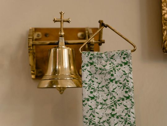 Znaczenie dźwięku w liturgii i rola dzwonów liturgicznych