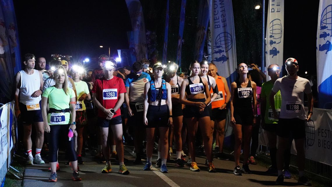 16. Festiwal Biegowy w Piwnicznej wystartował! Barwny korowód, rywalizacja dzieci i nocne biegi. Festiwal Biegowy to nie tylko biegi [FOTO]