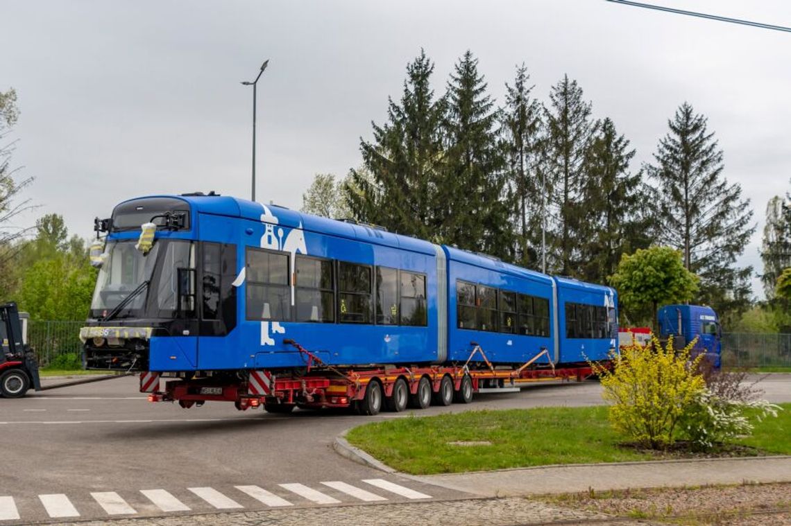 20 nowy tramwaj Lajkonik II przybył do zajezdni w Nowej Hucie