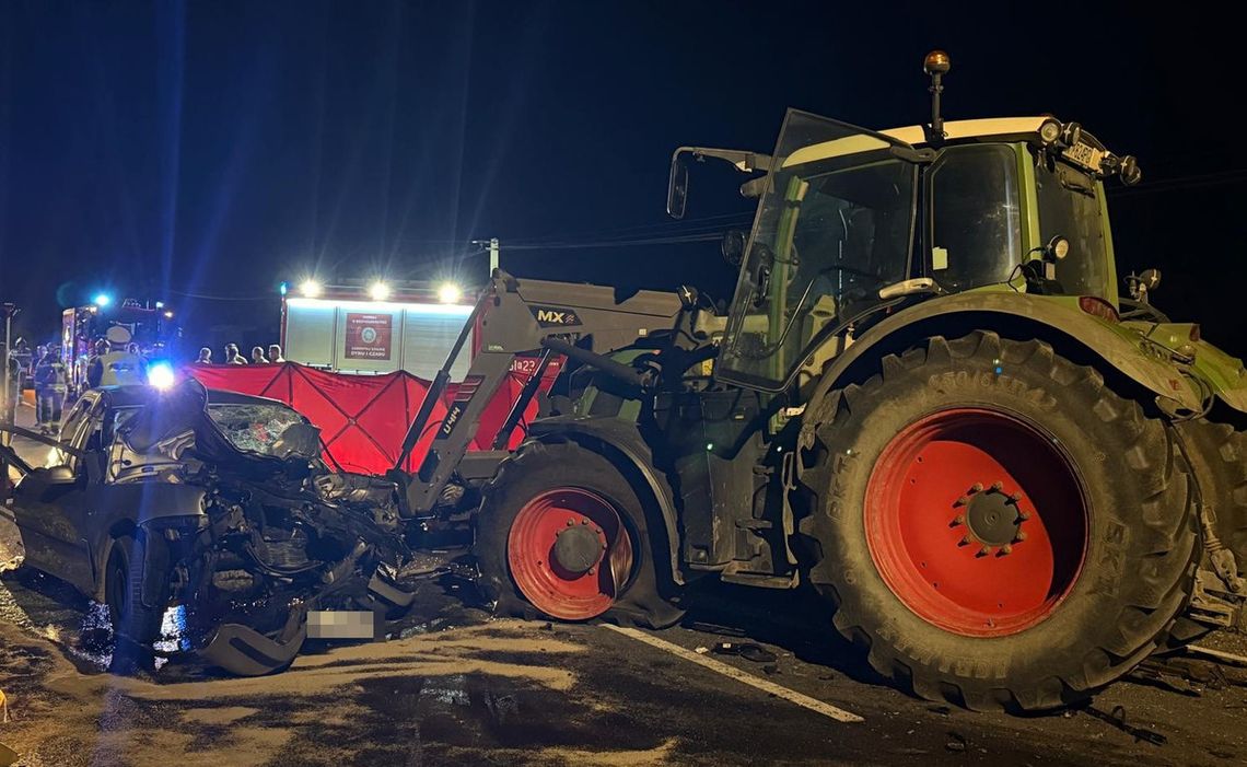 wypadek Zabierzów Bocheński, śmiertelny wypadek Zabierzów, wypadek droga 964, zderzenie ciągnik volkswagen, wypadek Niepołomice