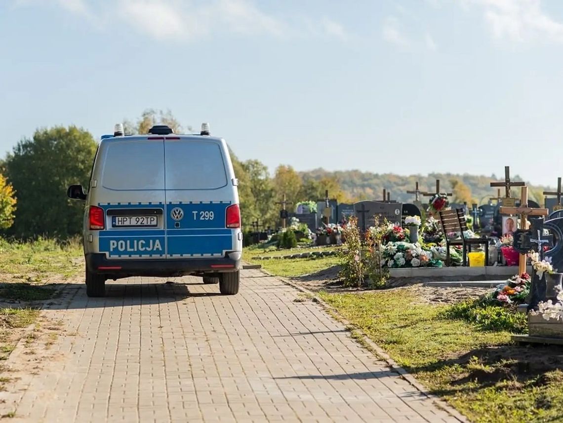 Grabarz chciał ukraść papierosy z kieszeni zmarłego. Znieważył zwłoki