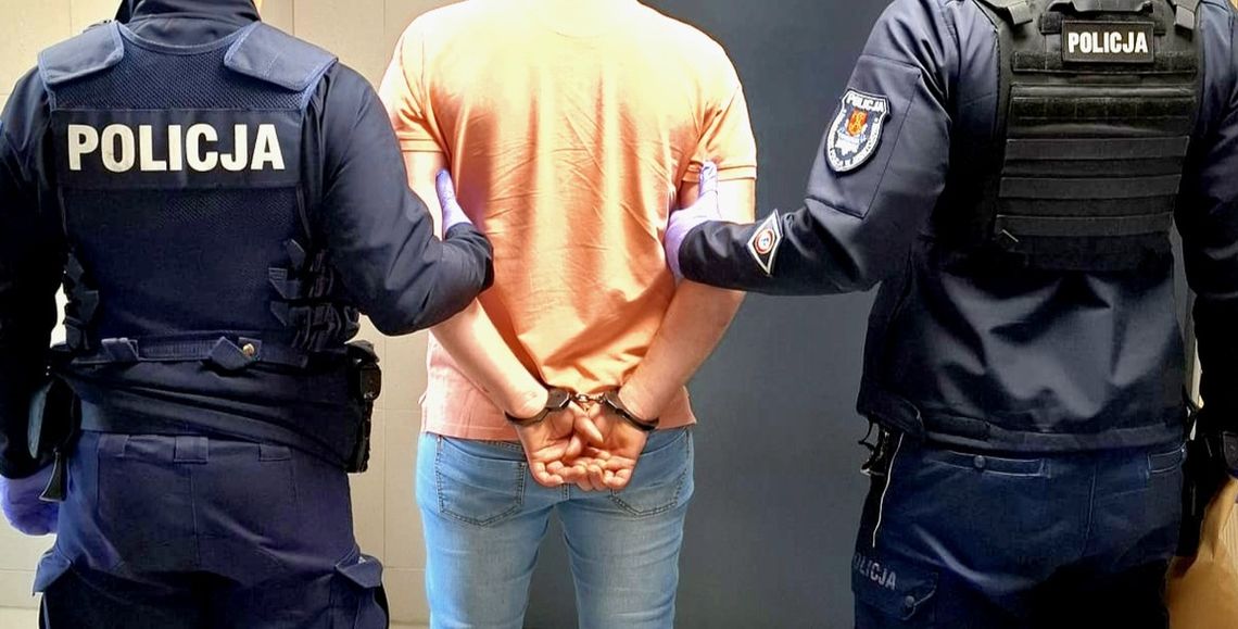 Zatrzymany przez policję mężczyzna.