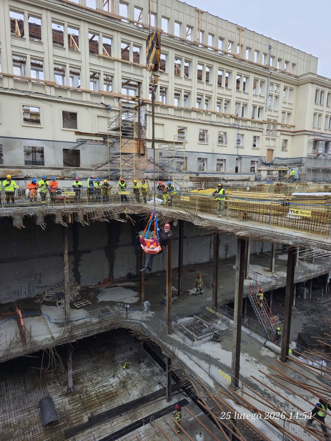 Kraków, Krowodrza, Kraków Krowodrza, akcja ratunkowa na krowodrzy w Krakowie atak padaczki na budowie w krakowie, stolica Małopolski, straż pożarna, strażacy