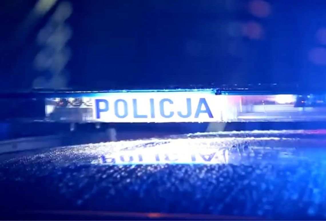Brutalne pobicie w Suchej Beskidzkiej. Dwie osoby ranne, trwa policyjna obława Sucha Beskidzka, pobicie, na sygnale, pogotowie ratunkowe, brutalne pobicie w suchej beskidzkiej, pobicie na osiedlu beskidzkim w suchej beskidzkiej