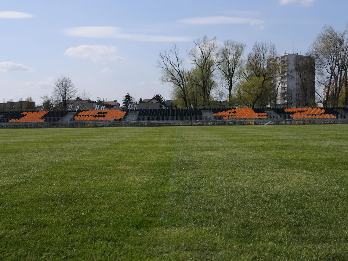 Trybuna stadionu KS Wieczysta.
