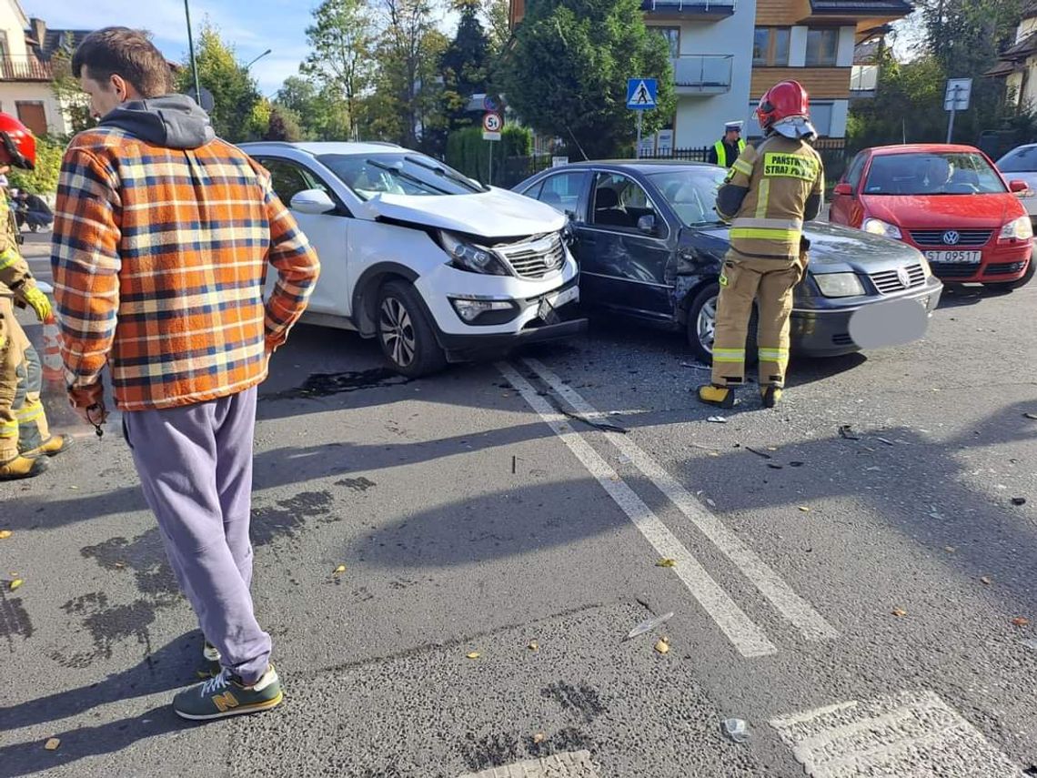 Na jednym z zakopiańskich skrzyżowań zderzyły się dwa pojazdy