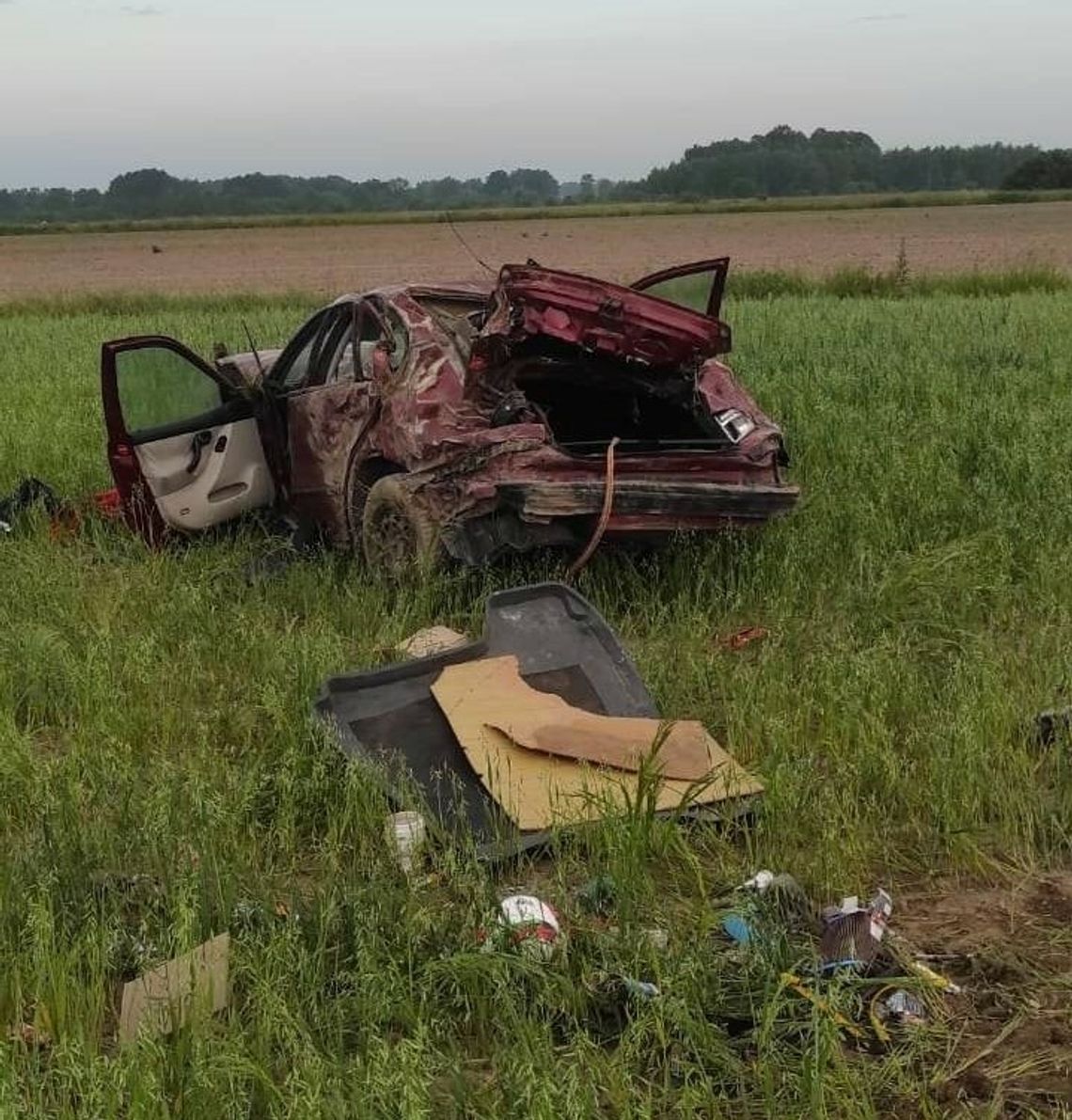 Dachował po pijaku. 19-letni mężczyzna odpowie przed sądem [ZDJĘCIA]