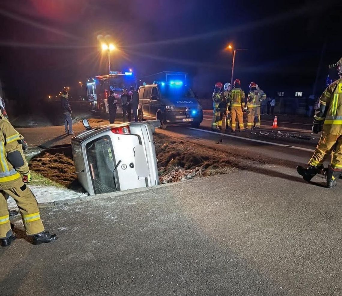 Dachowania samochodów osobowych w Czernichowie i Słomnikach [FOTO]