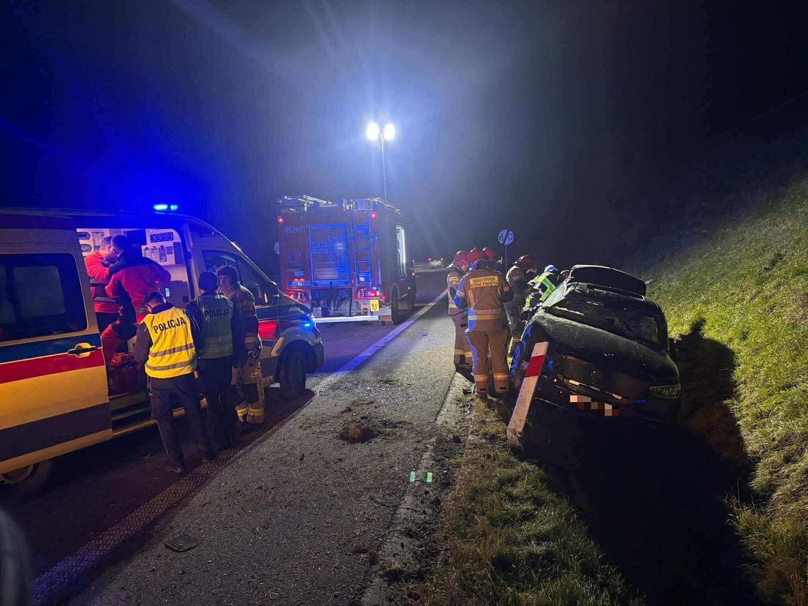 Zakopianka, wypadek na Zakopiance, Rdzawka, dachowanie samochodu osobowego na Zakopiance, utrudnienia drogowe na Zakopiance, wypadek drogowy