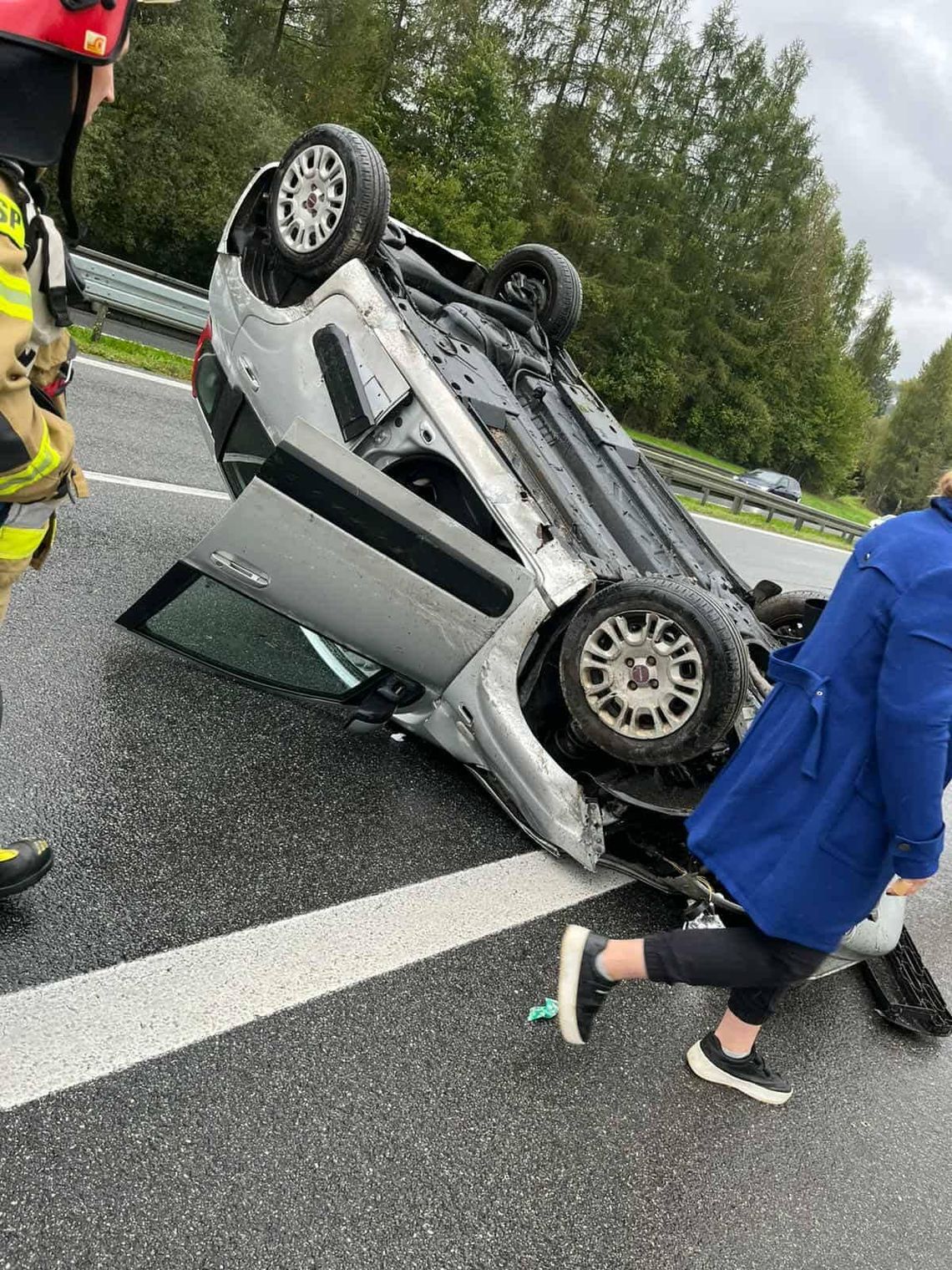 Zakopianka, Głogoczów, wypadek na Zakopiance w Głogoczowie, powiat myślenicki, na sygnale, akcja ratunkowa
