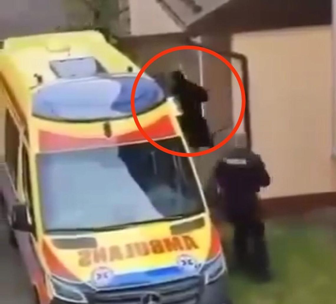 Sanok, dramat, mężczyzna zabił matkę, zastrzelony mężczyzna, policjanci zastrzeli mężczyznę, Podkarpacie, zaatakował funkcjonariuszy maczetą