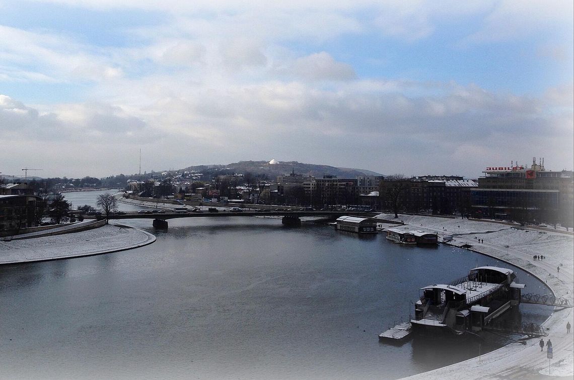 Dramatyczna akcja na Bulwarze Poleskim. Biegacze ruszyli na pomoc tonącej w Wiśle 30-latce