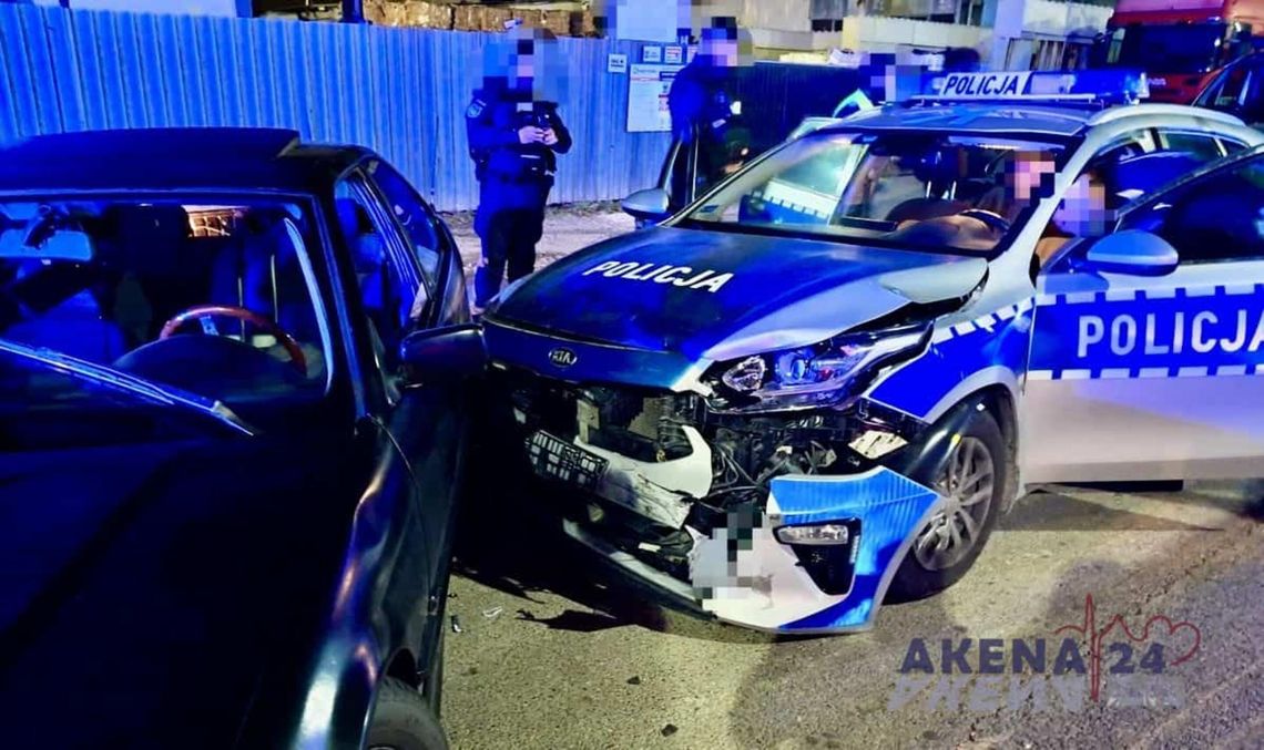 Mielec, policyjny pościg w Mielcu, zniszczony radiowóz, na sygnale, wypadek drogowy, sceny rodem z filmu akcji