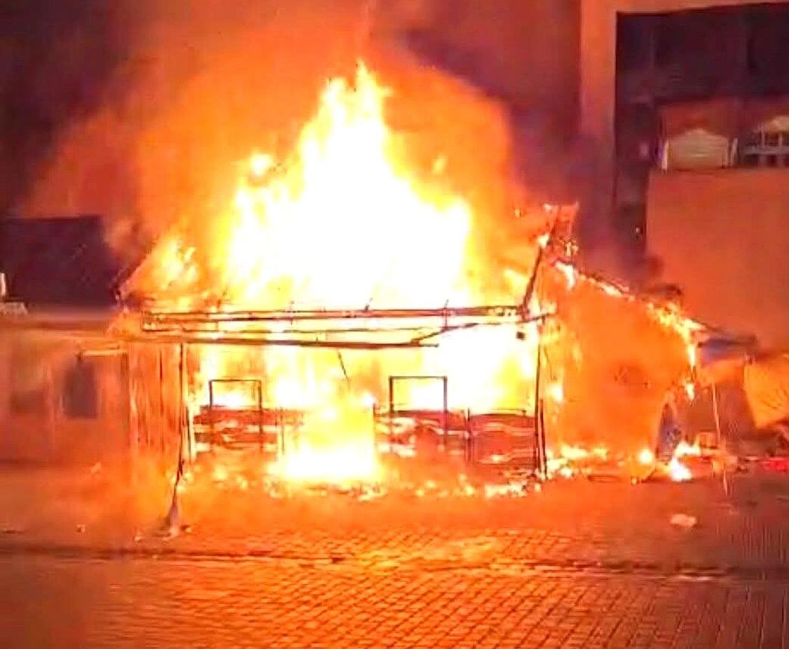 Zakopane, Krupówki, akcja gaśnicza na krupówkach, dwie kobiety reanimowane