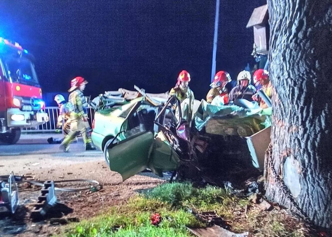 wypadek Naprawa, DK28 wypadek, wypadek samochód drzewo, wypadek Małopolska, Naprawa utrudnienia w ruchu