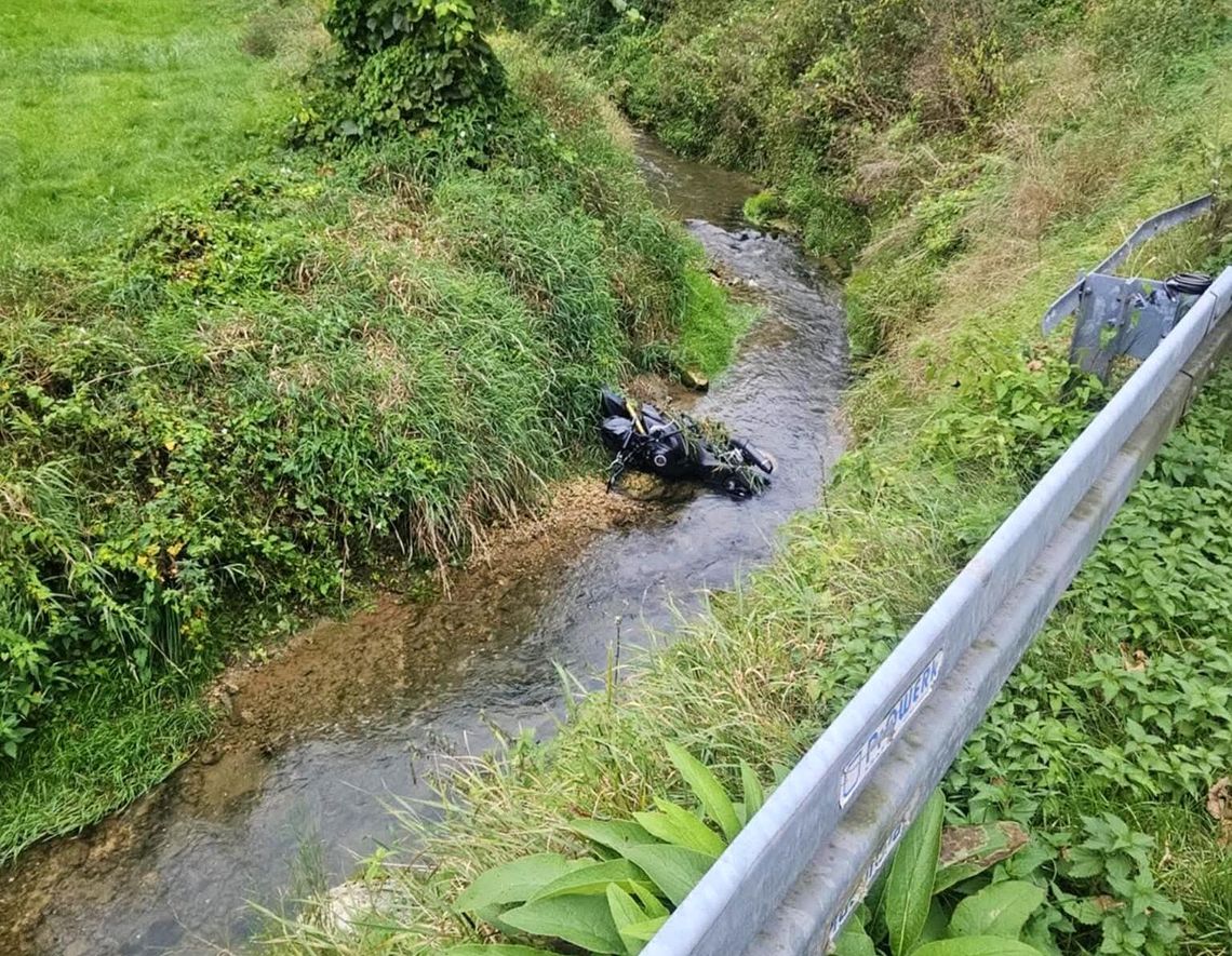 wypadek motocyklisty, Pieskowa Skała, gmina Sułoszowa, powiat krakowski, poważny wypadek w Pieskowej Skale, Lotnicze Pogotowie Ratunkowe