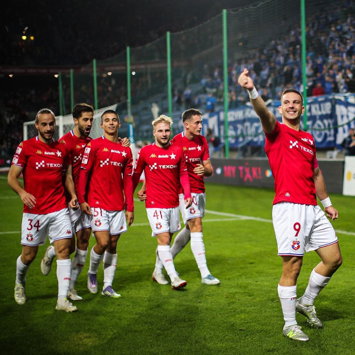 Wisła Kraków, Ruch Chorzów, mecz przyjaźni, Wisła Kraków wygrywa z Ruchem Chorzów, Wisła Kraków zdecydowanym liderem