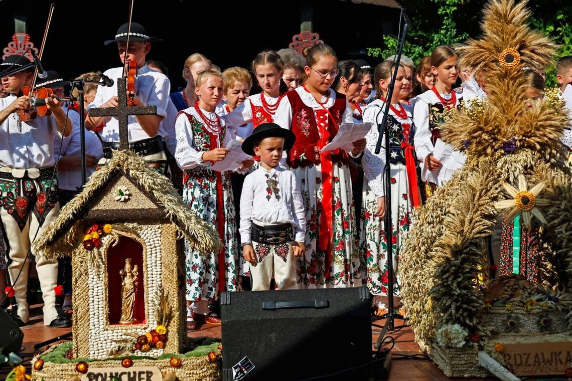 W niedzielę 25 sierpnia odbyły się w Ponicach Gminne Dożynki 2024