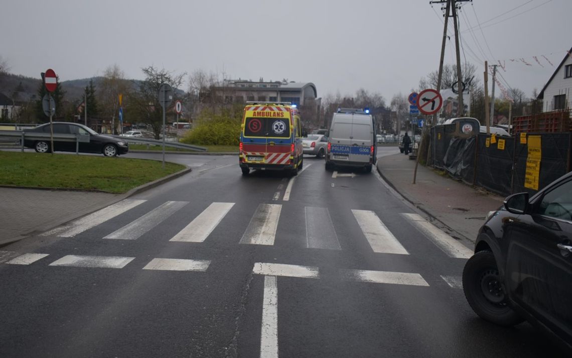 Groźne potrącenie w Myślenicach: 19-latek nie ustąpił pierwszeństwa na pasach Myślenice, powiat myślenicki, wypadek drogowy, potrącenie pieszej w Myślenicach, groźny wypadek w Myślenicach