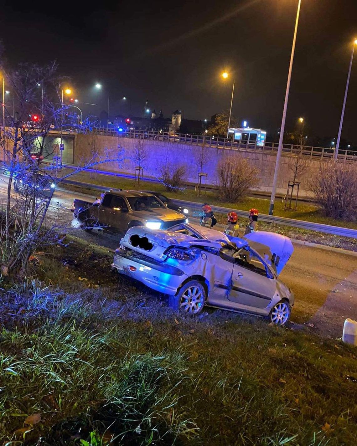 Groźny wypadek i dachowanie na ul. Marii Konopnickiej w Krakowie [FOTO]