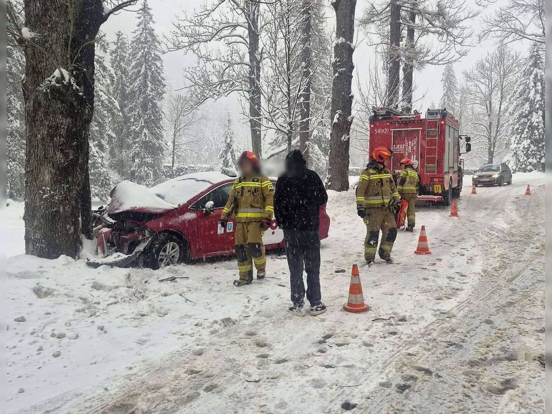 Zakopane, wypadek taksówki, wypadek w zimowych warunkach, na sygnale, 18-letni Ukrainiec, taksówka BOLT
