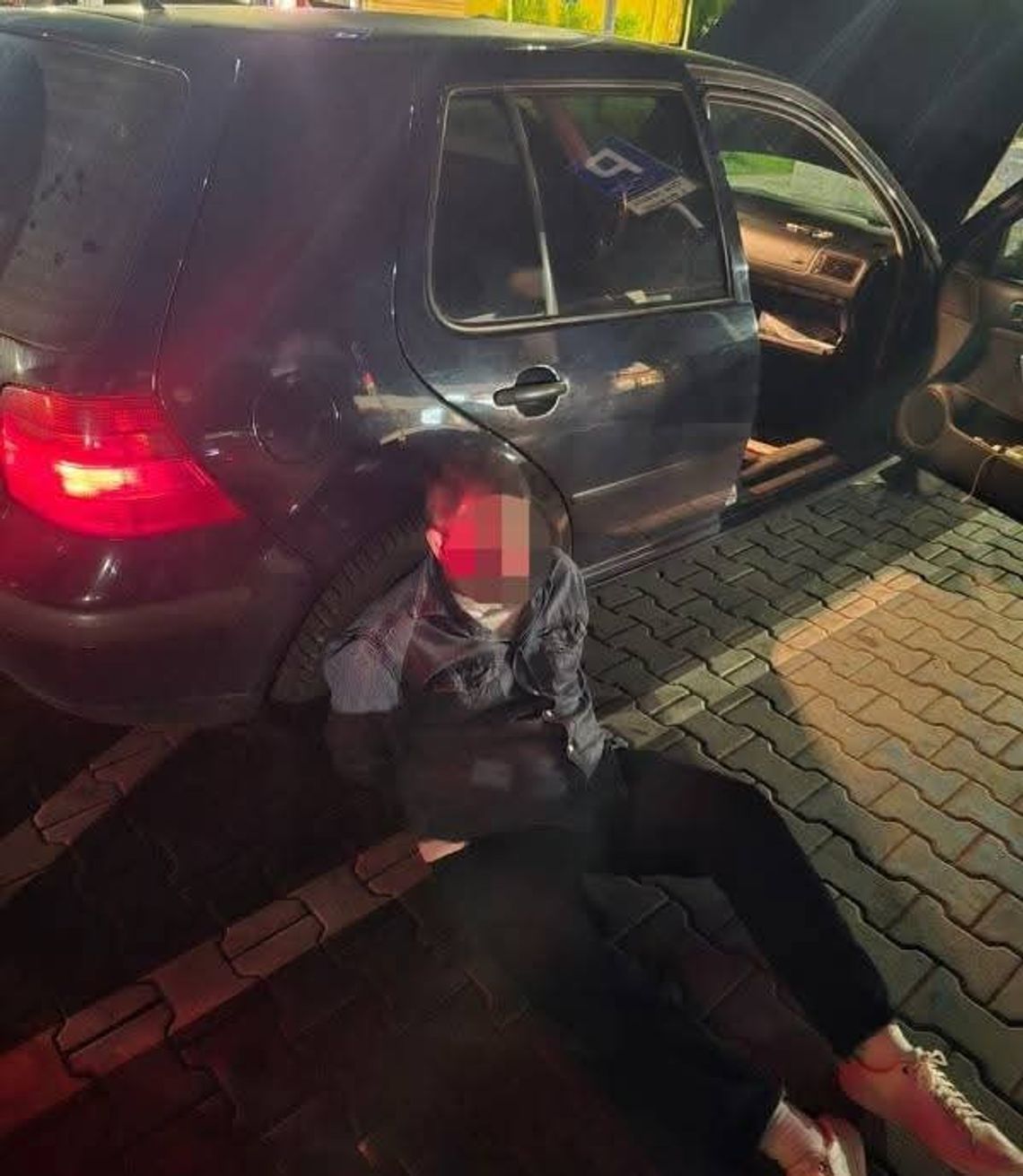 zatrzymanie sprawców Kraków, włamanie do samochodu Kraków, kradzież z włamaniem Kraków, policja Kraków zatrzymała, obywatele Gruzji zatrzymani