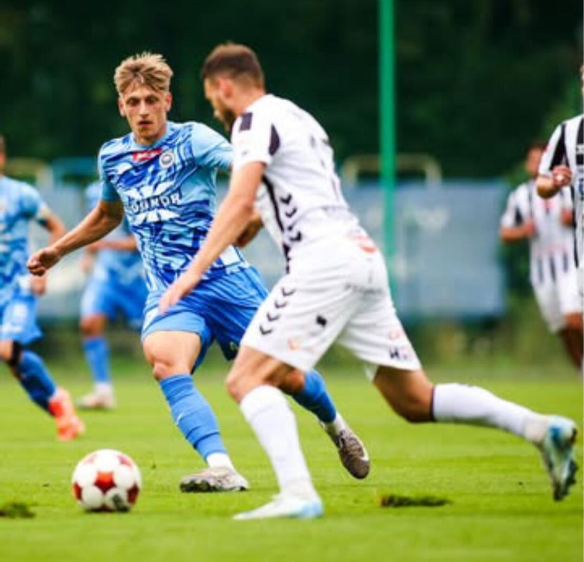 Hutnik zaskoczył Sandecję, w derbach Małopolski. Pierwsza porażka Sączersów