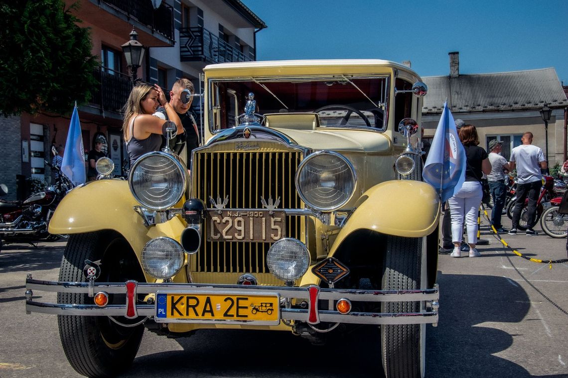 Na zdjęciu Packard 733 Standard 8 z 1930 roku