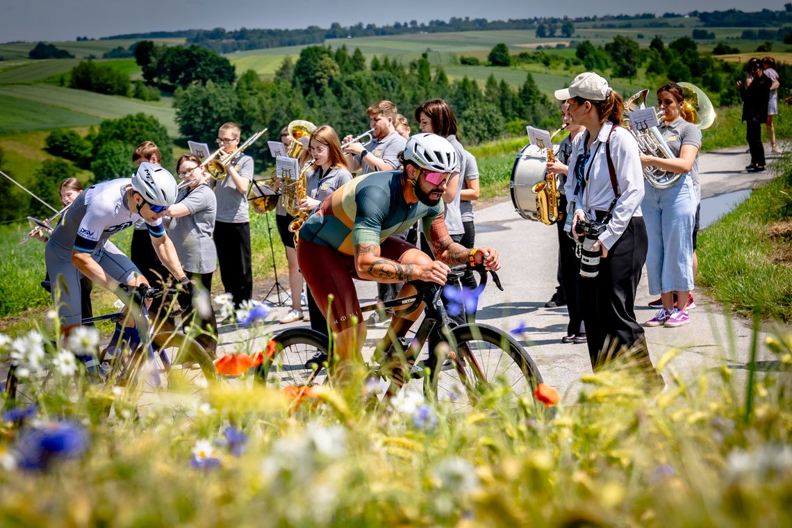 J-labs Gołcza Race 2026, prawdziwy Jurajski Klasyk, przeszedł do historii jako kolejne wielkie święto kolarstwa! Druga edycja wyścigu i jeszcze większy rozmach…
