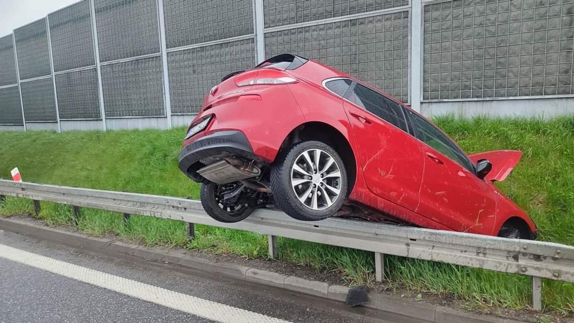 Jak to się stało? Nietypowe zdarzenie na trasie Kraków-Olkusz