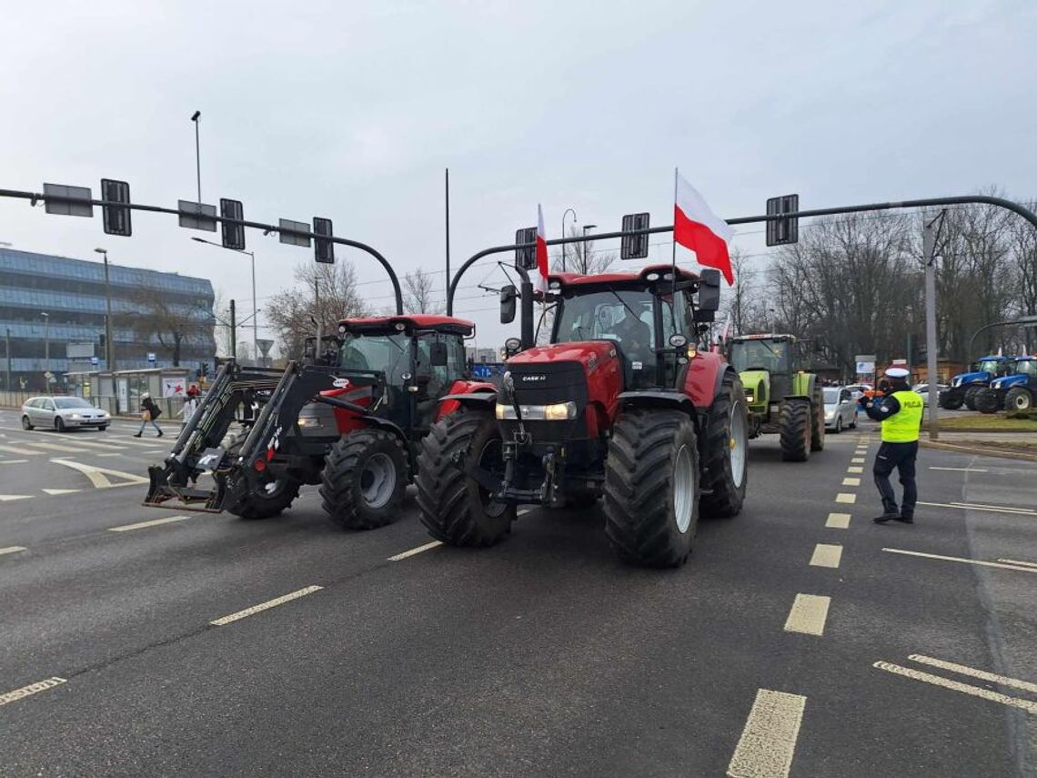 Na zdjęciu protestujący rolnicy podczas strajku w Krakowie