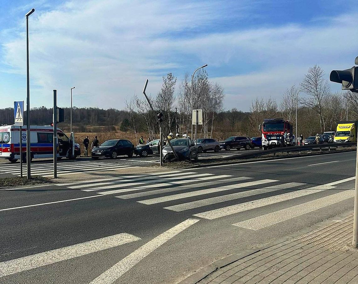 Bolesław, powiat olkuski, karambol czterech samochodów, zderzenie czterech samochodów, trzy osoby ranne, dk94, Małopolska, Śląsk