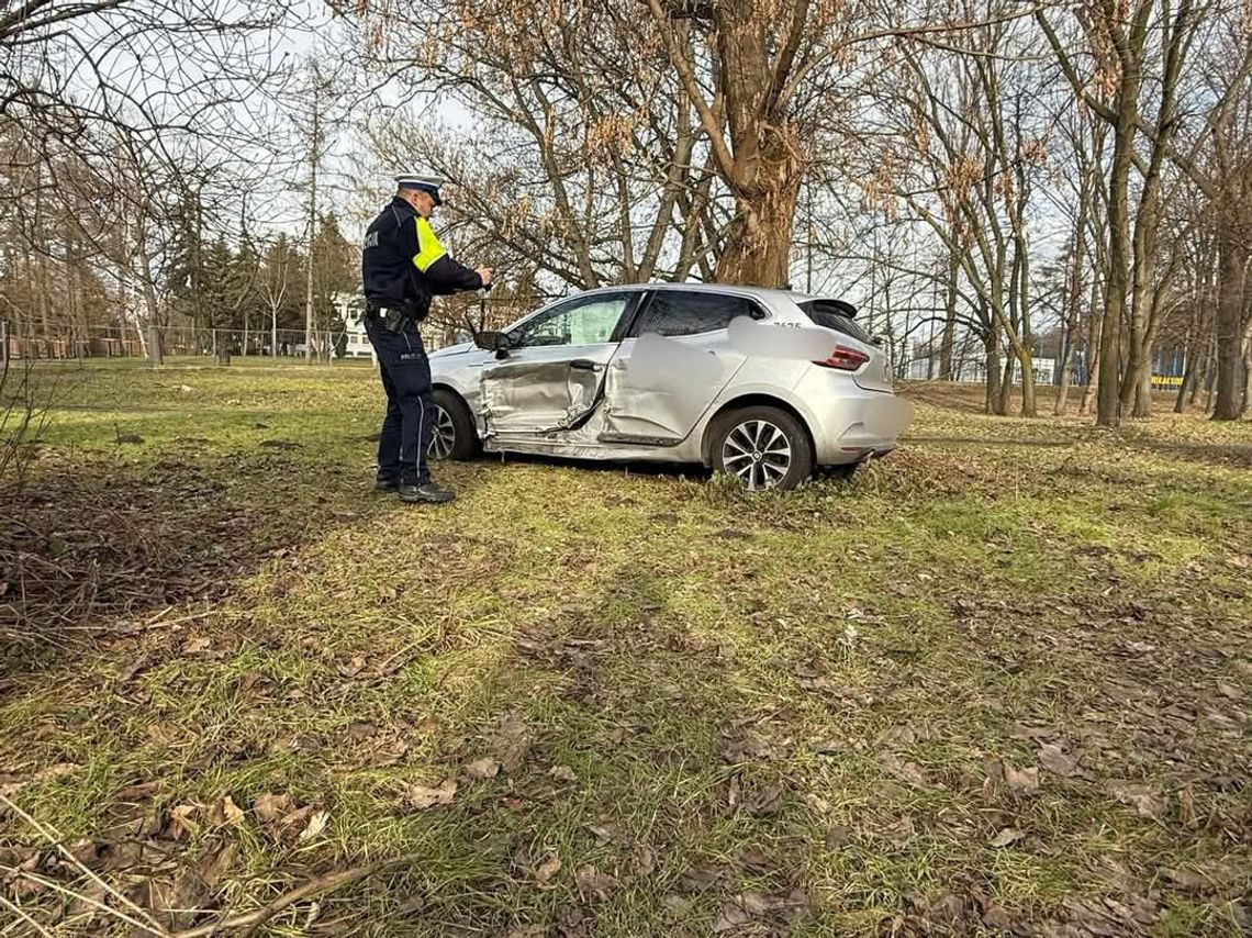 Karambol na skrzyżowaniu al. Jana Pawła II z ulicą Ułanów w Krakowie [FOTO]