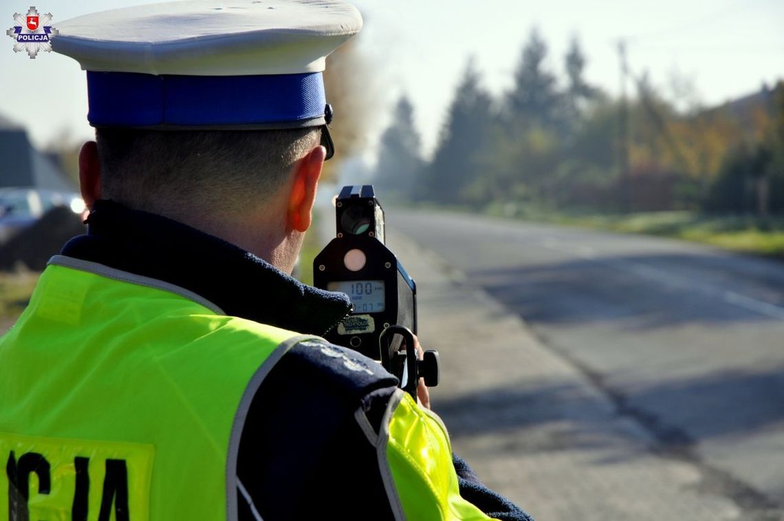 Trąbił na policjantów i gwałtownie przyspieszył. Radar i tak go złapał