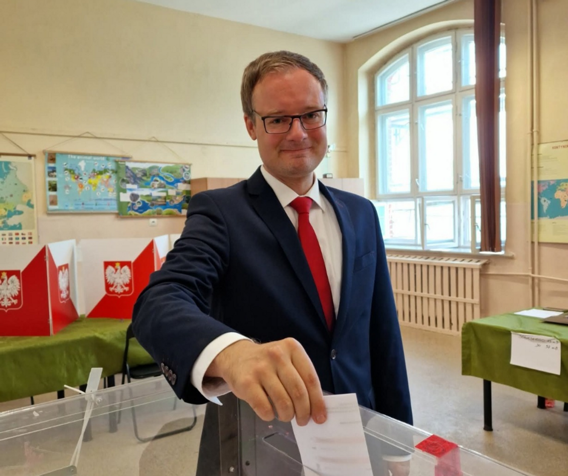 wyniki wyborów Zabrze, Kamil Żbikowski prezydent, porażka PO w Zabrzu, dlaczego PO przegrało w Zabrzu, sojusz PiS-Żbikowski Zabrze, przedterminowe wybory Zabrze, co to jest Koalicja Anty-KO, wybory samorządowe trendy